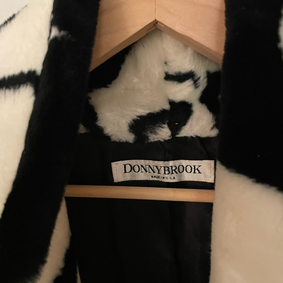 Rihanna Picasso Fux Fur Print Coat - Picture 2 of 2